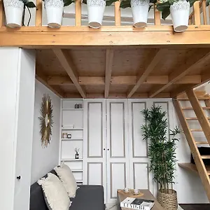 https://le-marais-lovely-duplex-511.fr-paris.fr